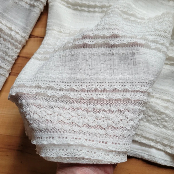 Melanie Lyne White Puffed Sleeve Lace  Long Sleeved Top - Picture 9 of 13